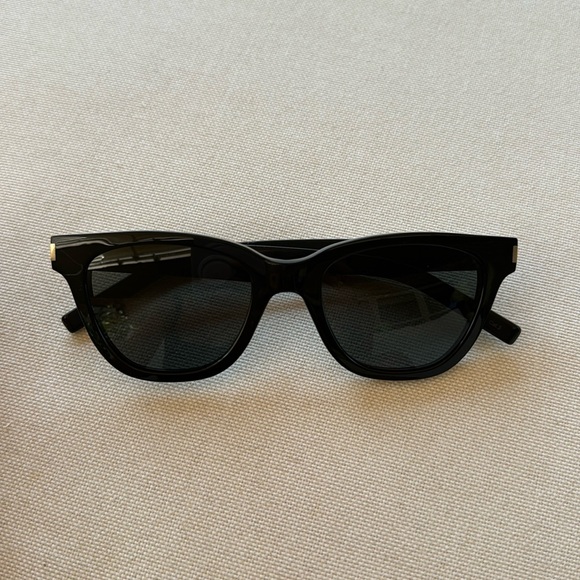 SAINT LAURENT Black Classic Sunglasses - Picture 1 of 5
